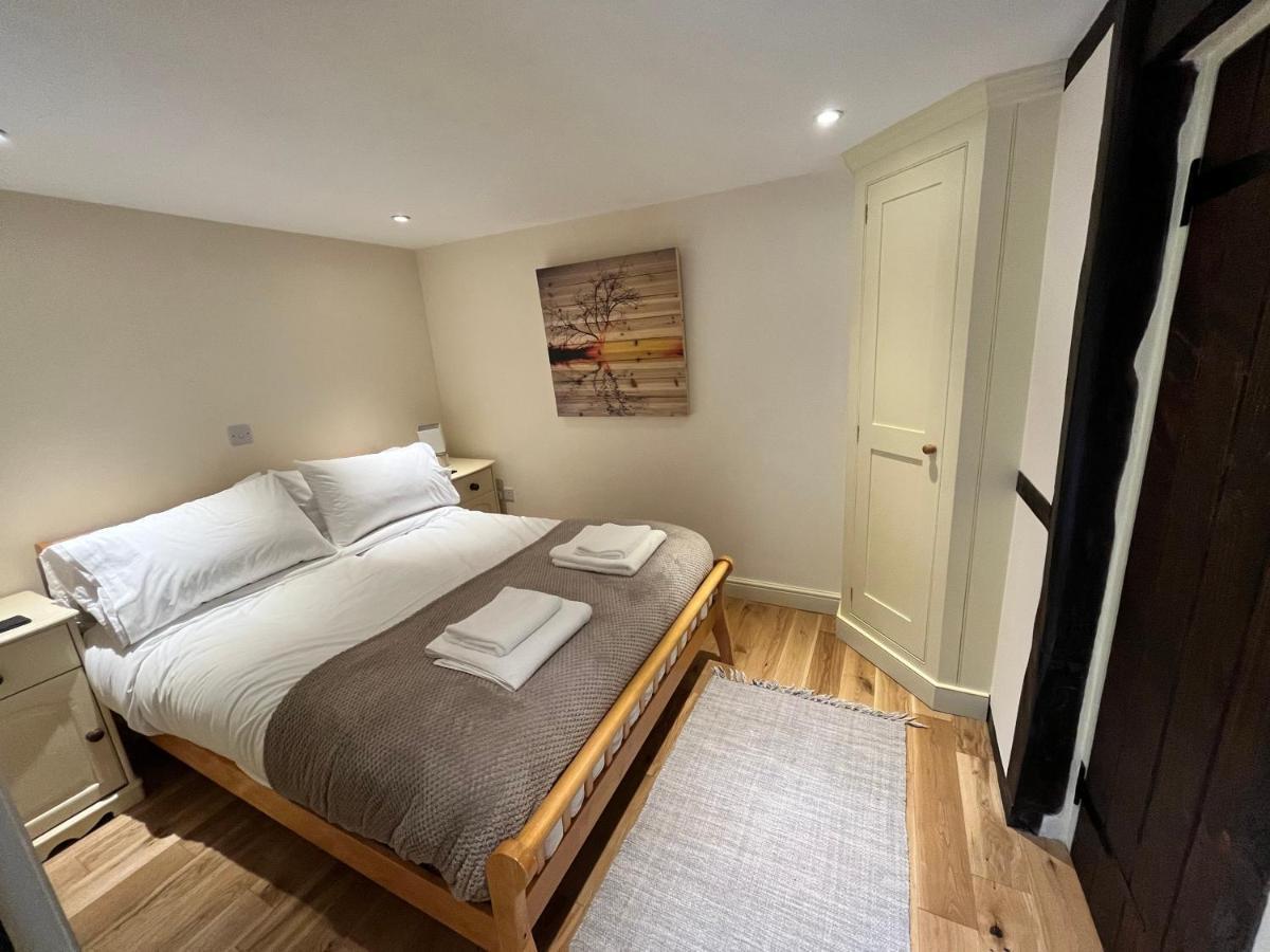 Swan House Tea Room And Bed & Breakfast Lydney Exterior foto