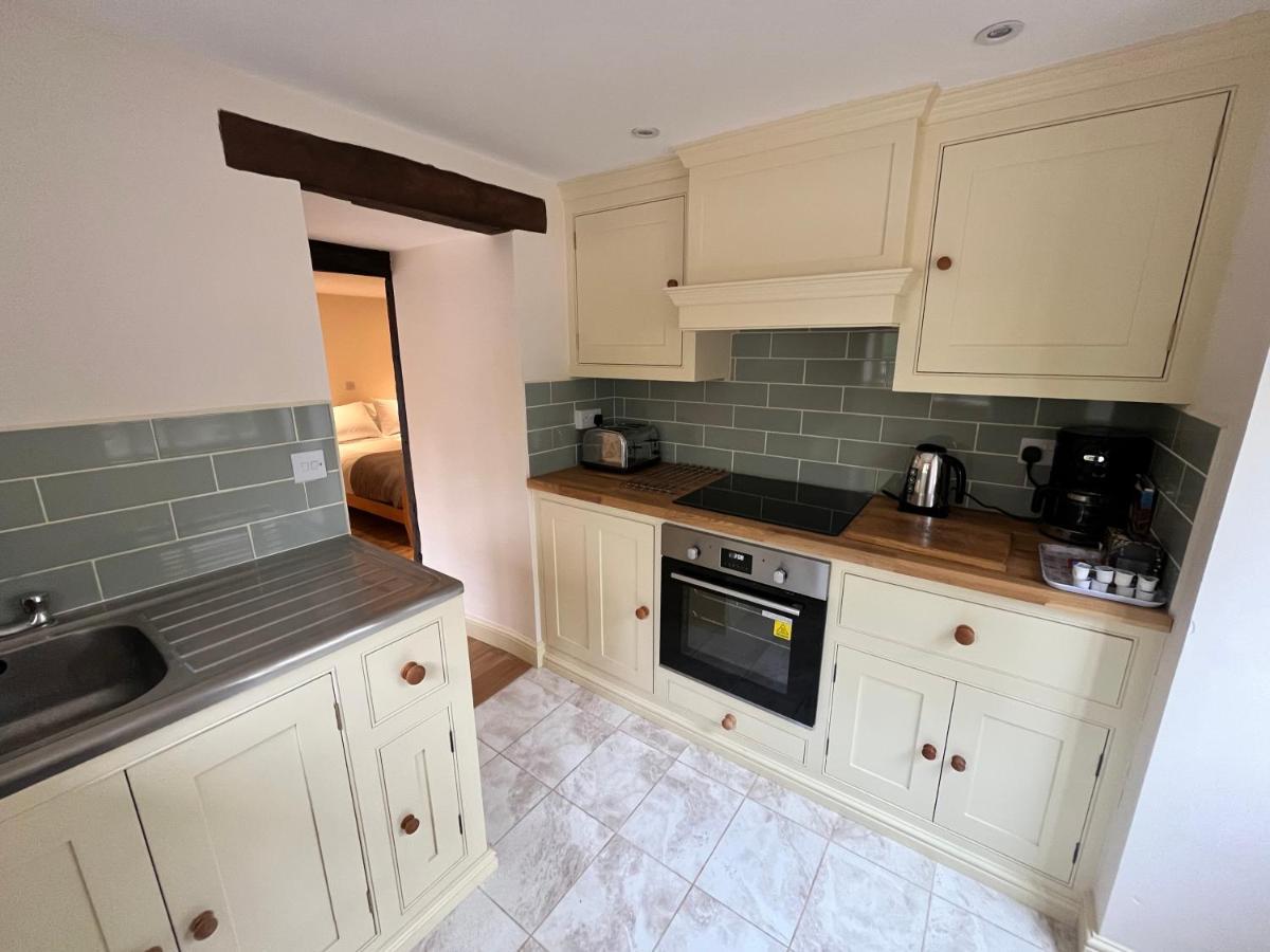 Swan House Tea Room And Bed & Breakfast Lydney Exterior foto
